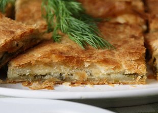 Слоёный пирог с сулугуни и зеленью